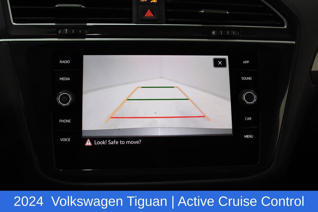 Used 2024 Volkswagen Tiguan SE R-Line image 19