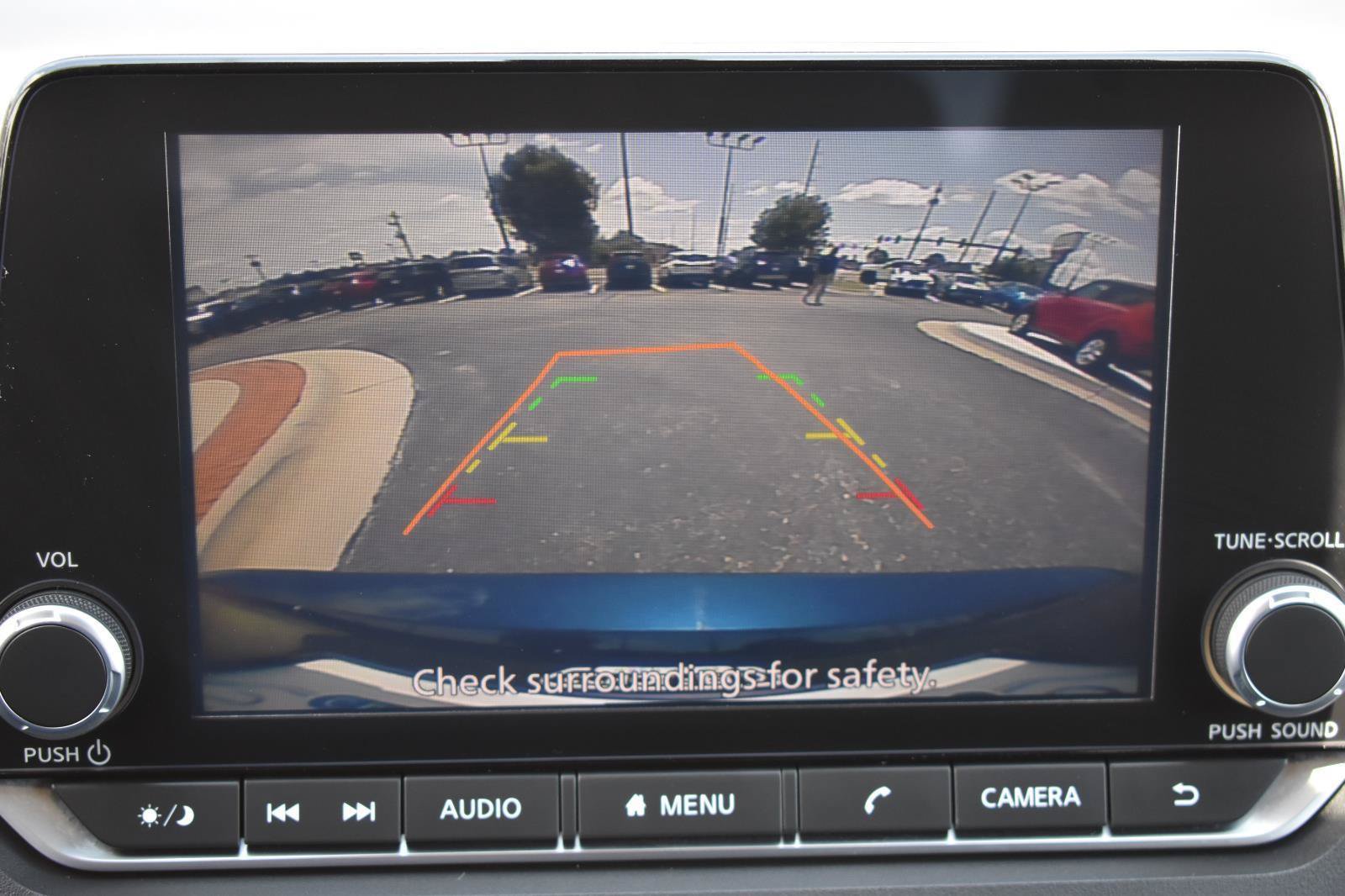 Used 2024 Nissan Rogue SV AWD/4WD image 5