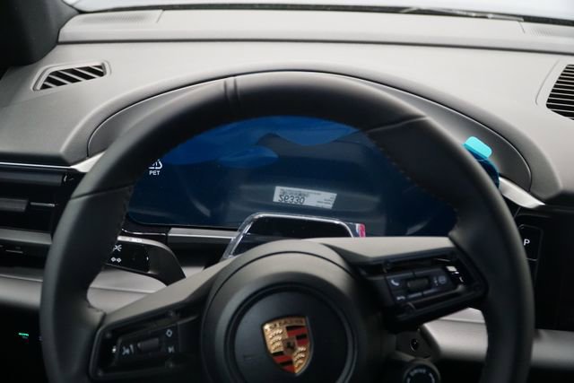New 2026 Porsche Macan 4 Electric AWD/4WD image 18