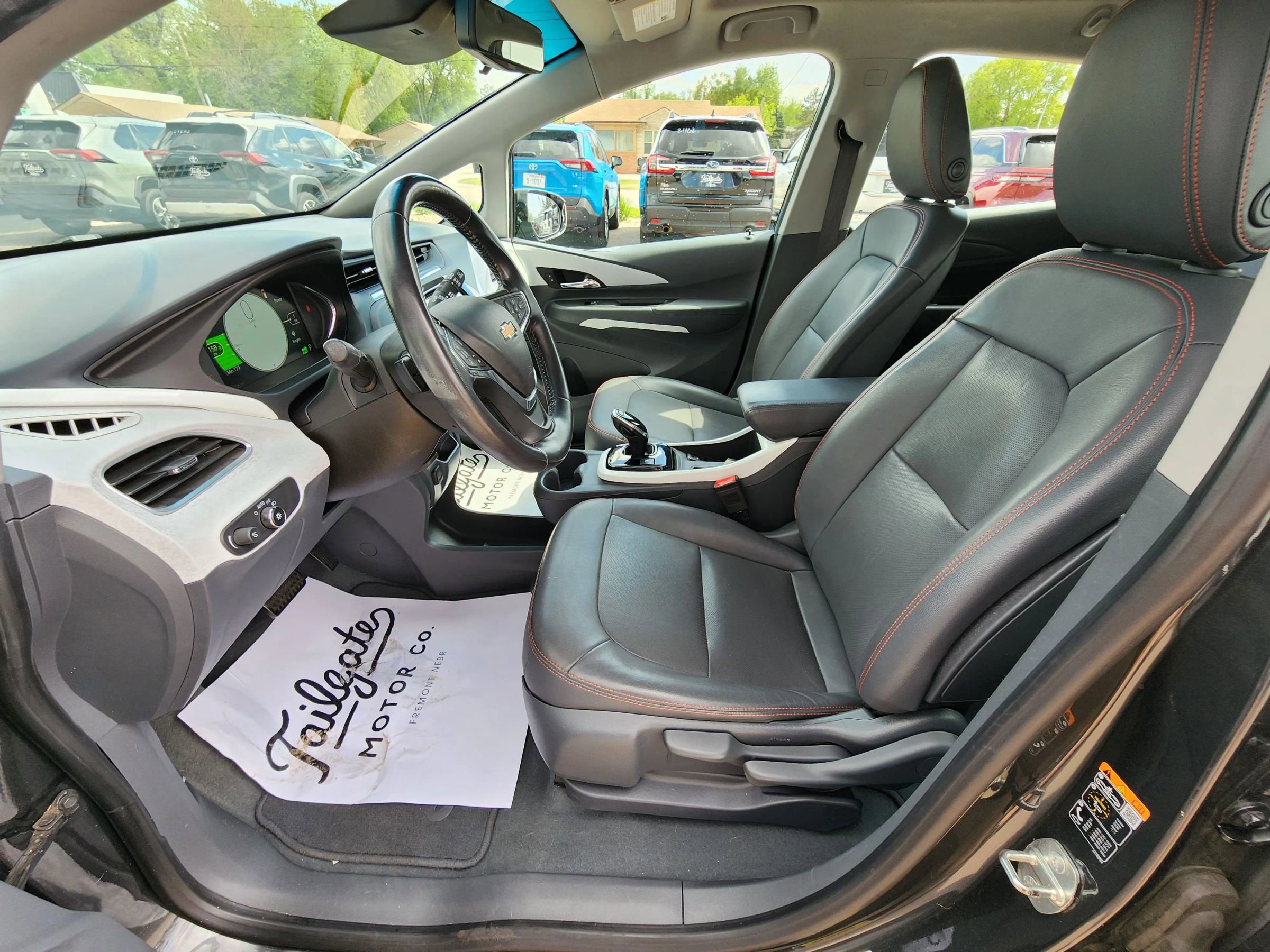 Used 2019 Chevrolet Bolt Premier w/ Infotainment Package FWD image 14