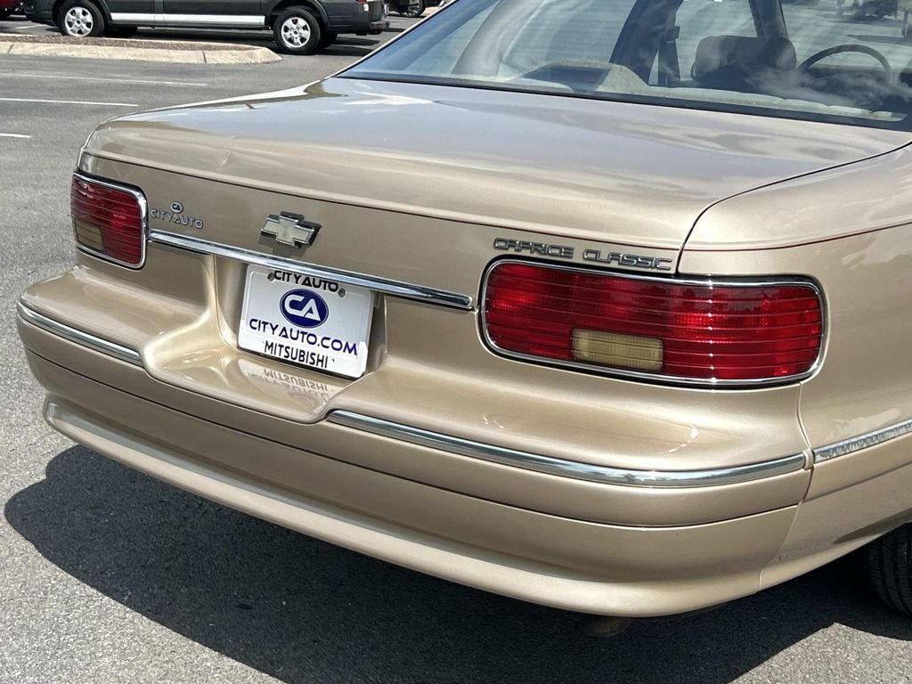 Used 1993 Chevrolet Caprice Classic RWD image 17