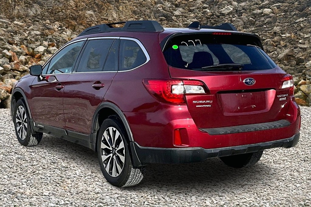 Used 2016 Subaru Outback 2.5i Limited image 11
