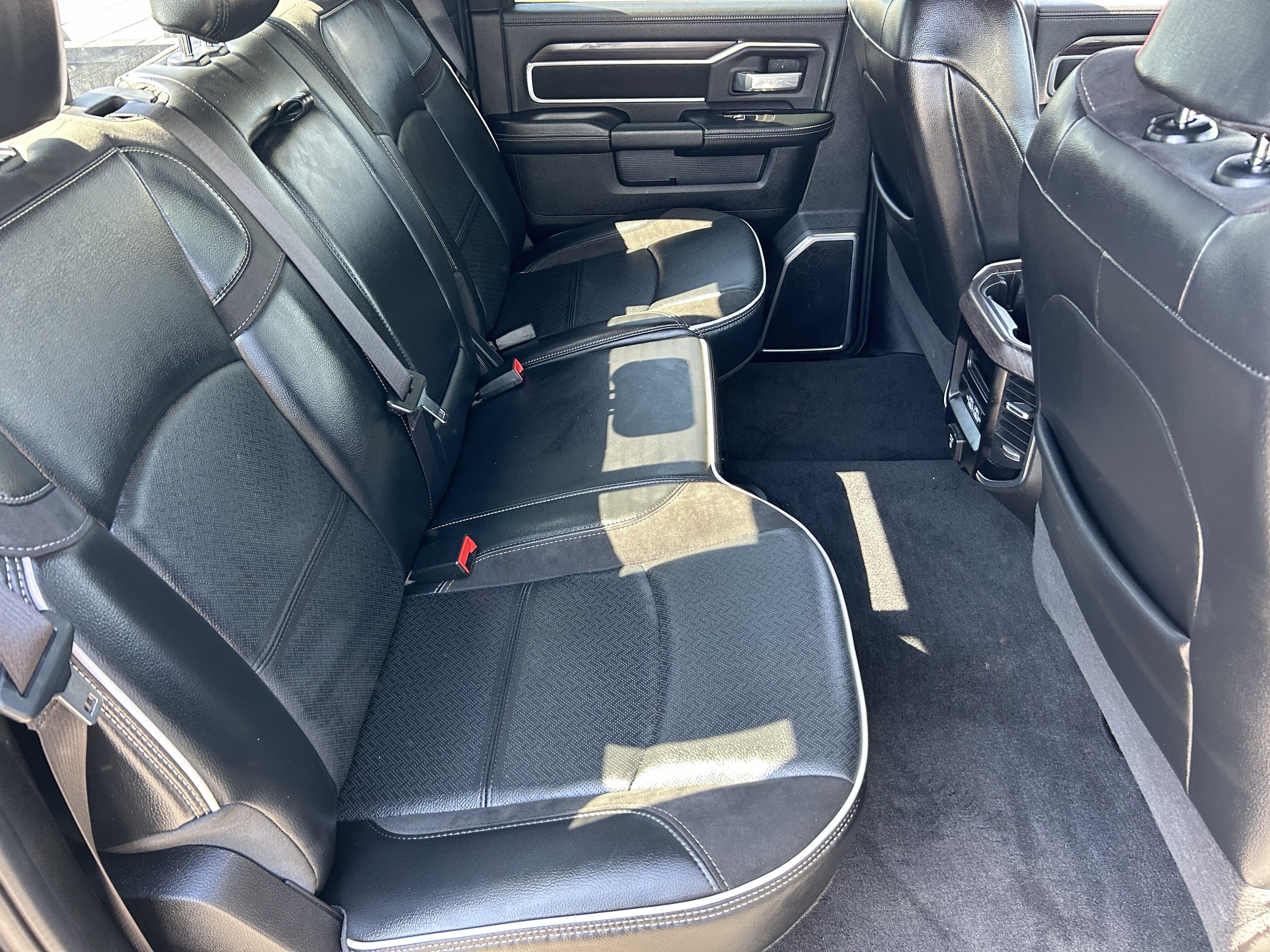 Used 2025 RAM 2500 Laramie AWD/4WD image 11