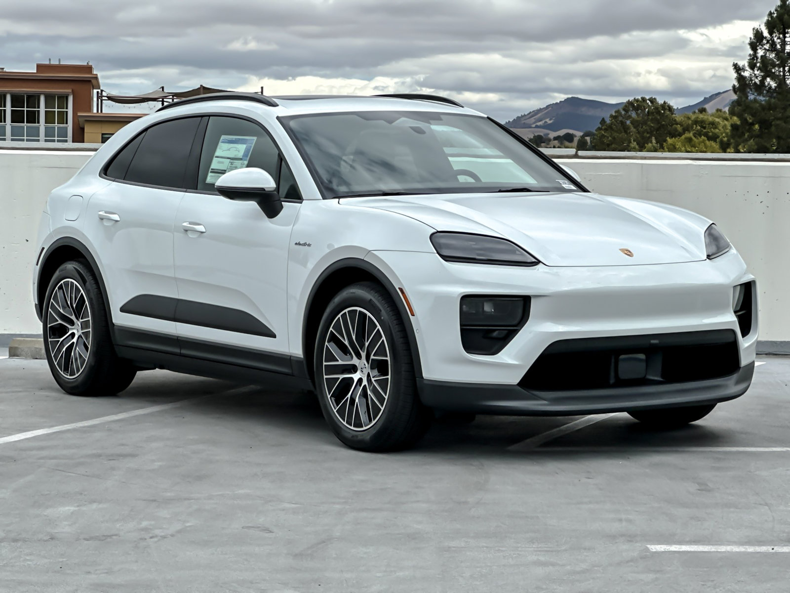 New 2026 Porsche Macan 4 Electric AWD/4WD image 11