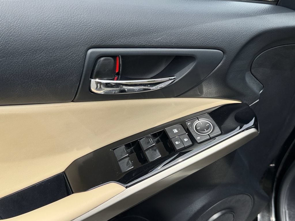 Used 2015 Lexus IS 250 w/ Premium Package RWD image 13