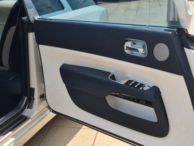 Used 2017 Rolls-Royce Wraith RWD image 11