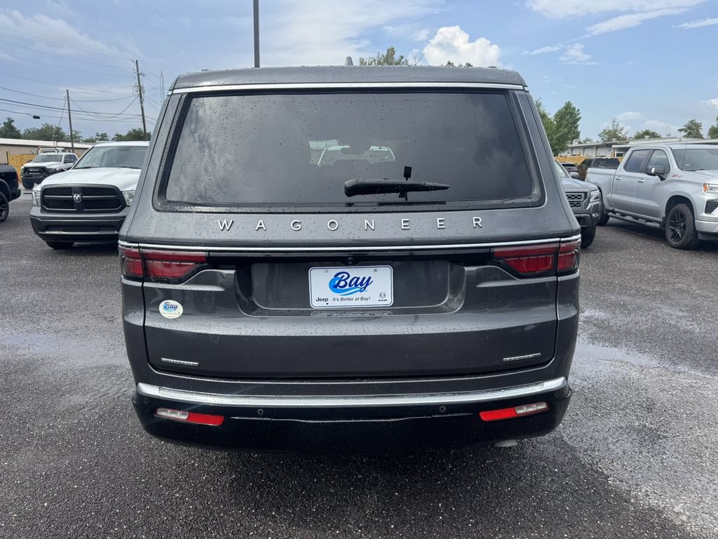 Used 2022 Jeep Wagoneer Series I w/ Premium Group I AWD/4WD image 4