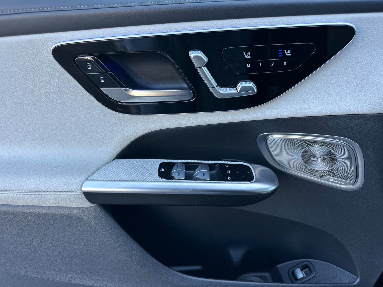 Certified 2023 Mercedes-Benz GLC 300 image 11