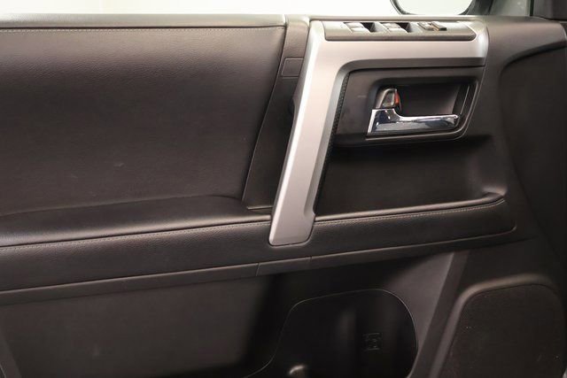 Used 2024 Toyota 4Runner SR5 AWD/4WD image 10