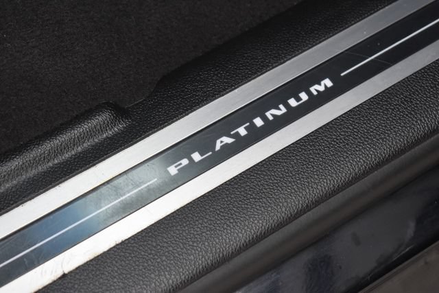 Certified 2019 Cadillac Escalade ESV Platinum AWD/4WD image 15
