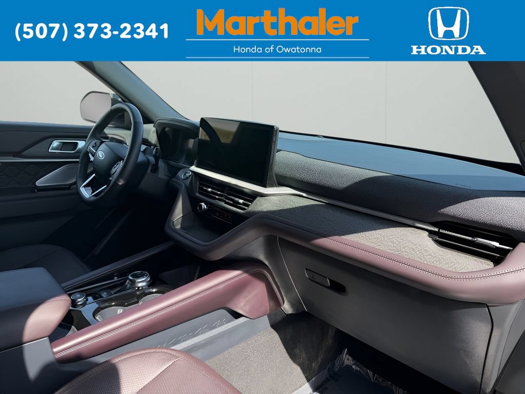Used 2026 Ford Explorer Platinum w/ LUX Leather Package AWD/4WD image 14