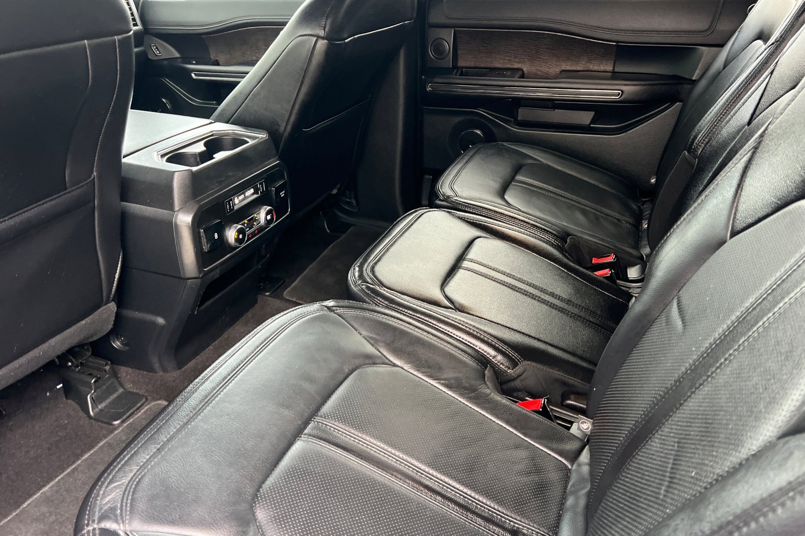 Used 2020 Ford Expedition Max Limited image 9