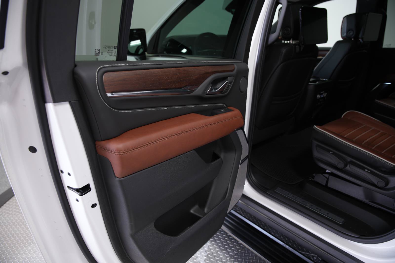 Used 2024 GMC Yukon XL Denali Ultimate AWD/4WD image 26