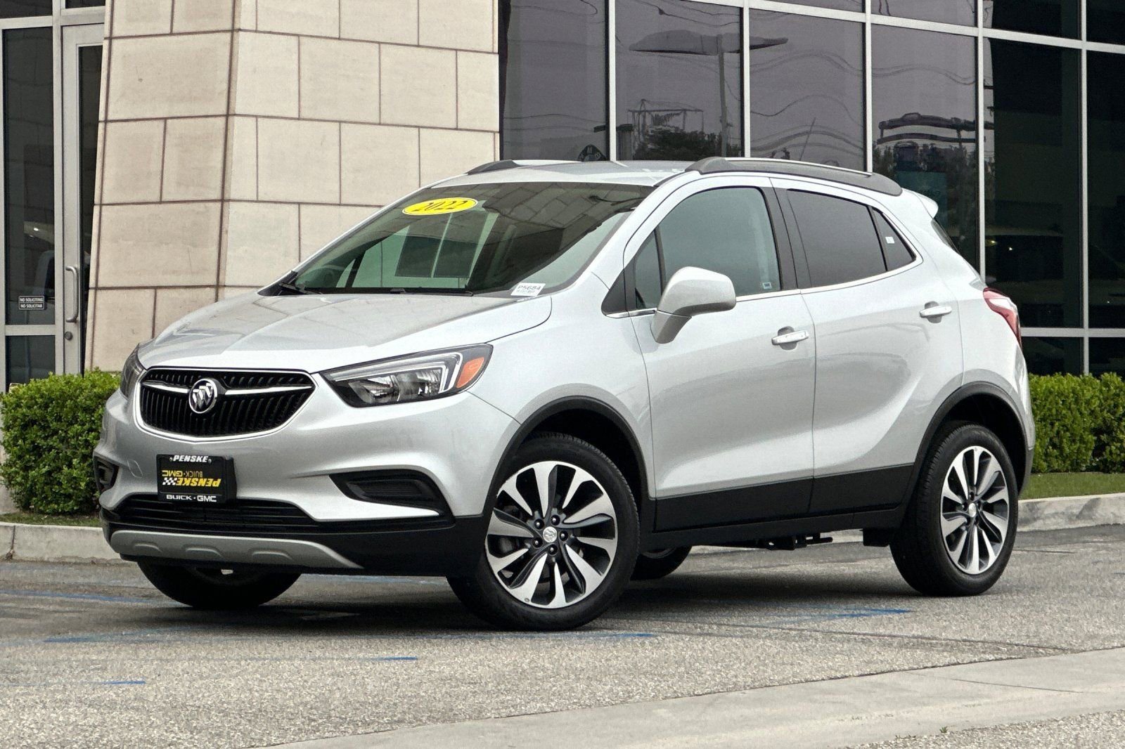 Certified 2022 Buick Encore Preferred w/ Safety Package image 8