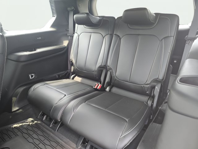 Certified 2025 Jeep Grand Cherokee L Limited AWD/4WD image 30
