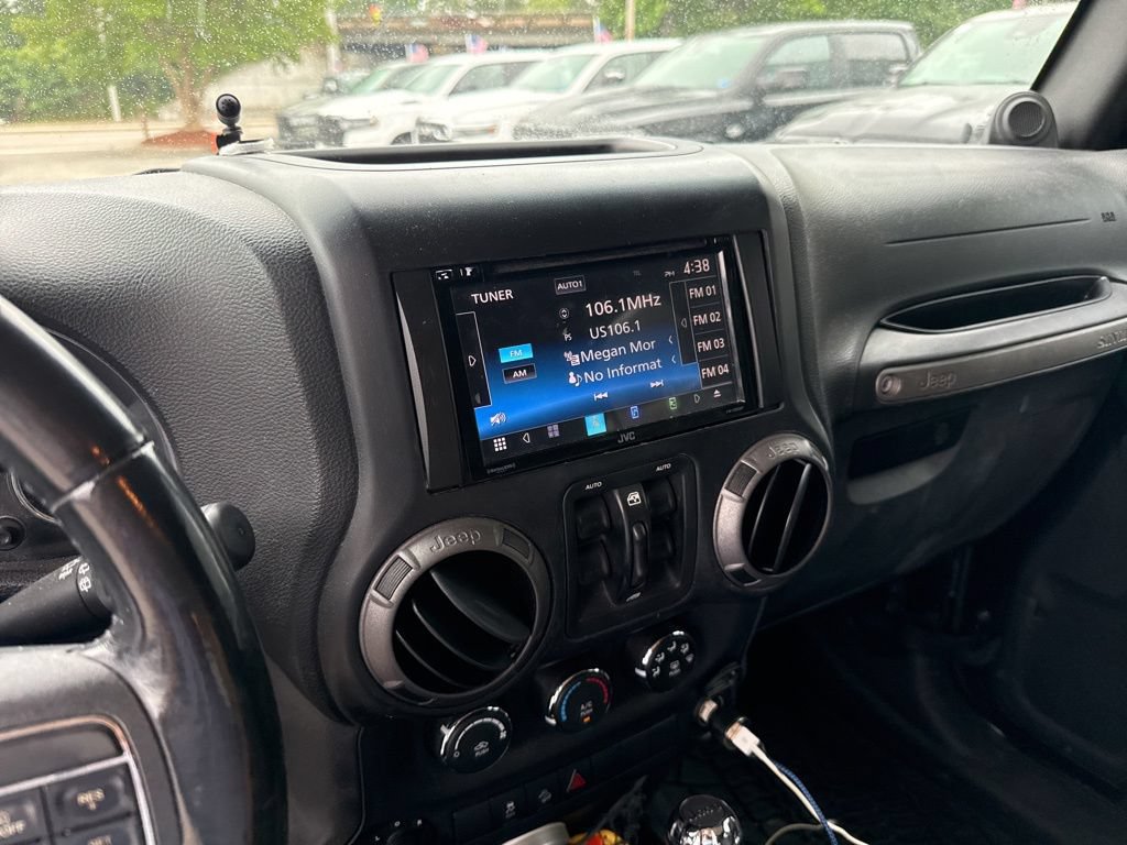 Used 2012 Jeep Wrangler Unlimited Sport AWD/4WD image 5