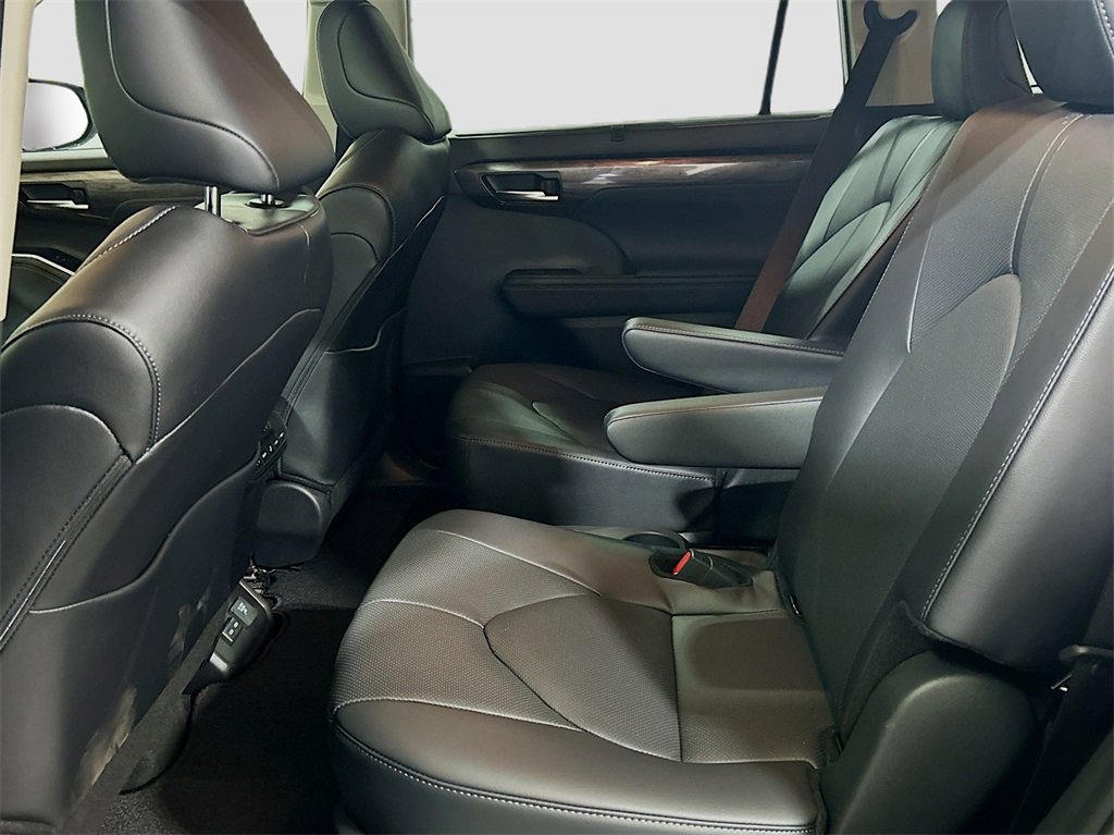 New 2026 Toyota Highlander Limited image 24