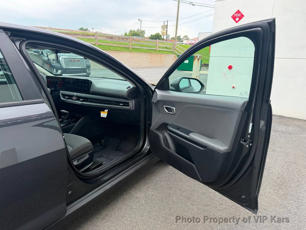 Used 2025 Kia K4 FWD image 16