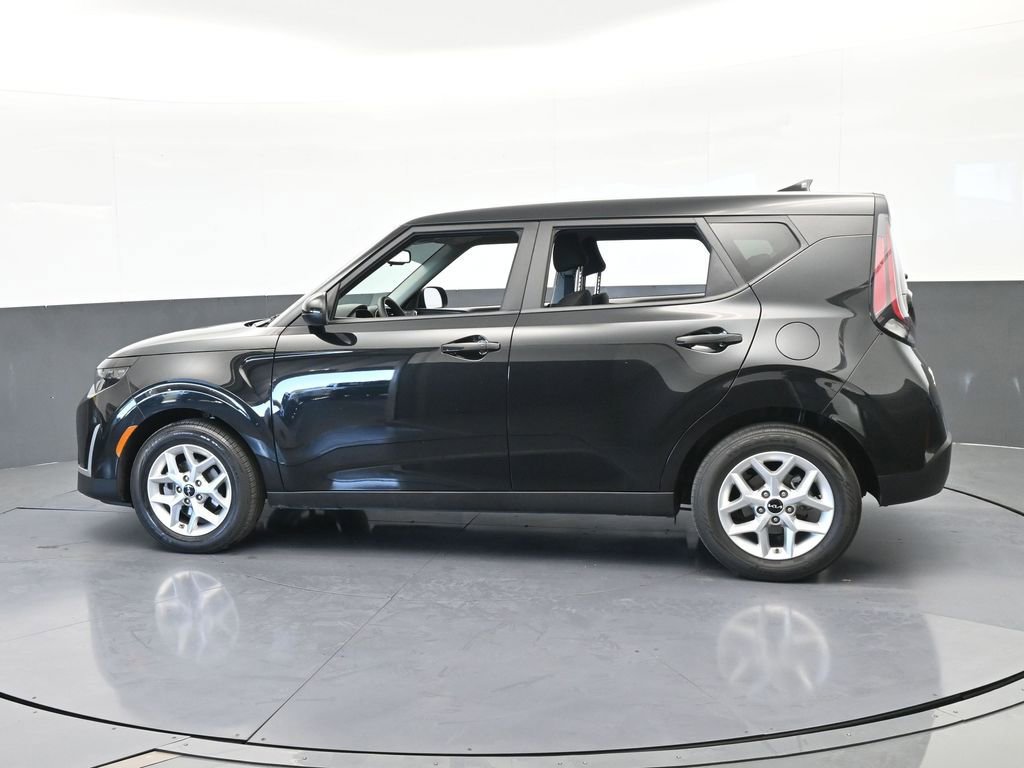 Used 2024 Kia Soul S image 3