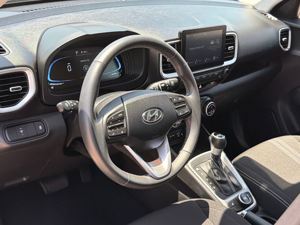Used 2026 Hyundai Venue SEL FWD image 19