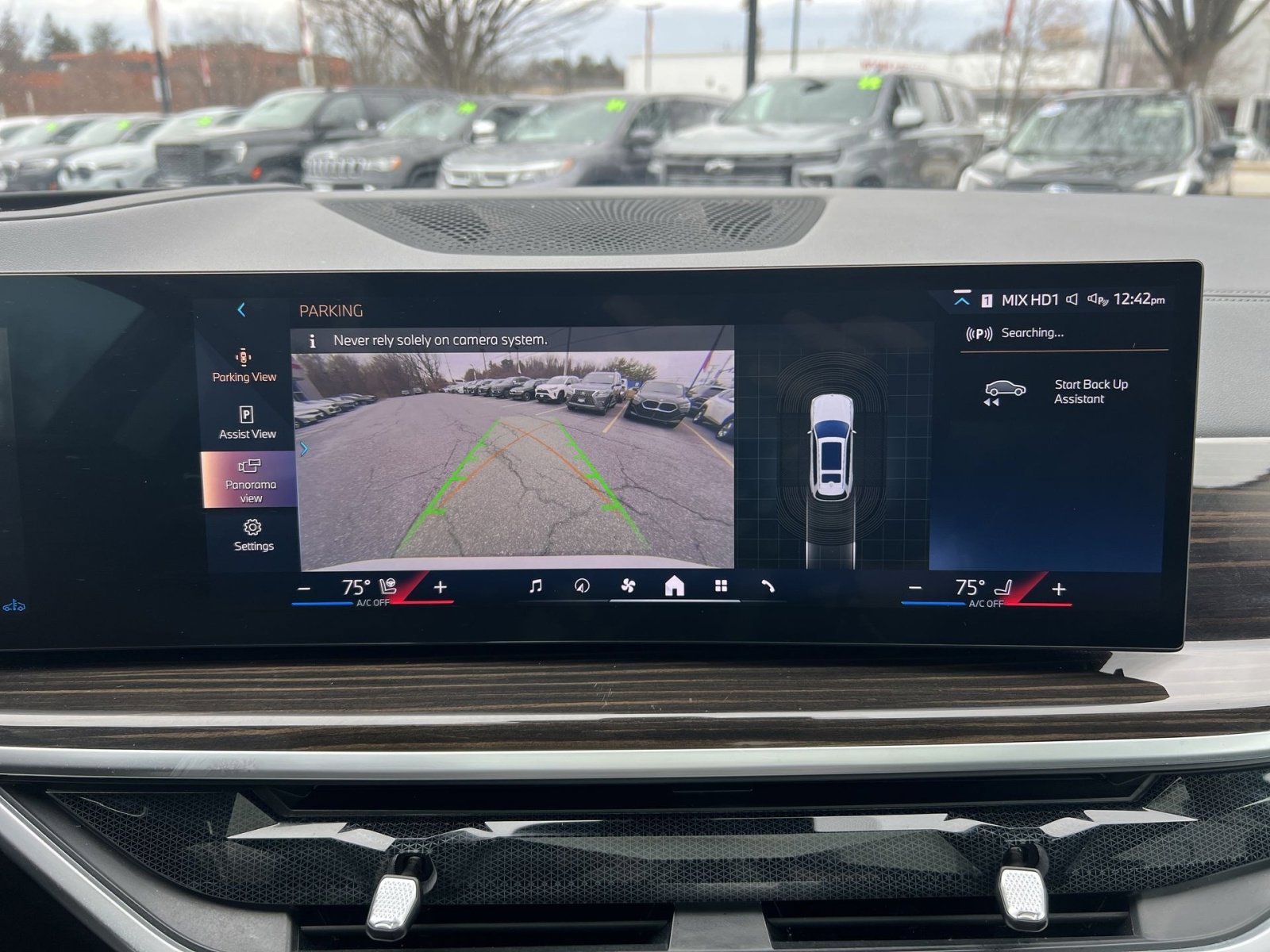 Used 2024 BMW X7 xDrive40i w/ Premium Package image 19