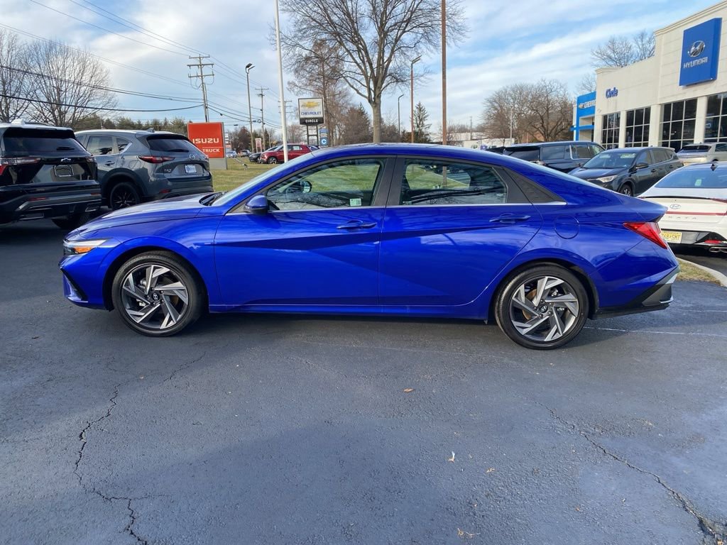 New 2025 Hyundai Elantra SEL w/ Cargo Package image 7