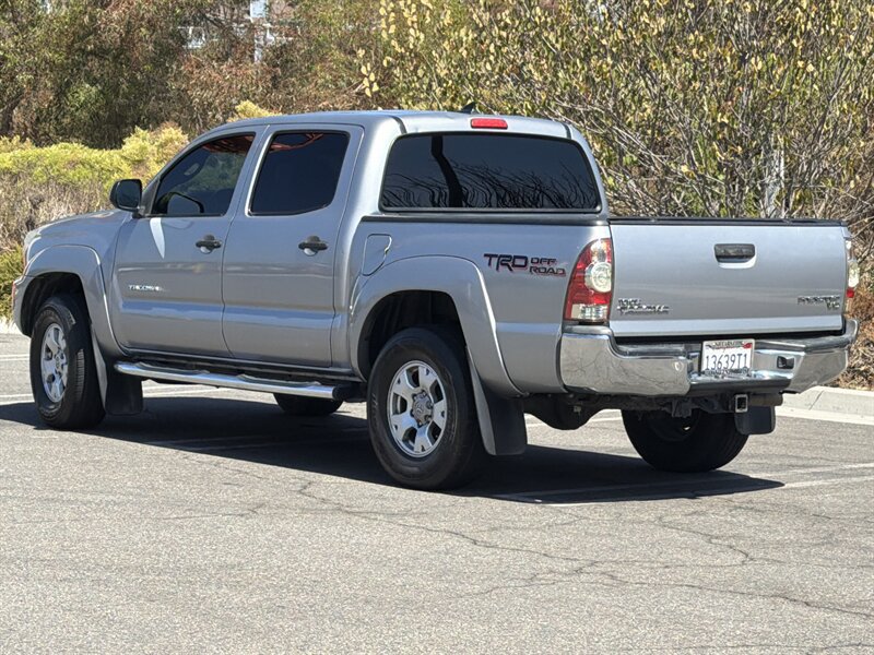 Used 2015 Toyota Tacoma PreRunner w/ TRD Off-Road Package RWD image 2