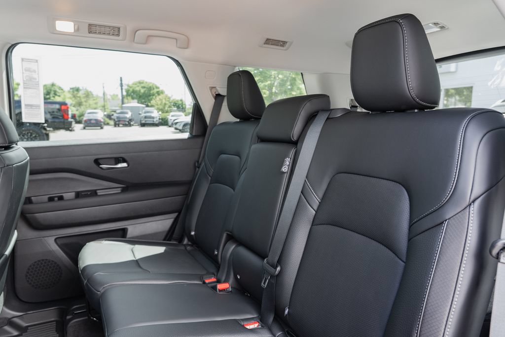 New 2026 Nissan Pathfinder SL w/ Cargo Package AWD/4WD image 23