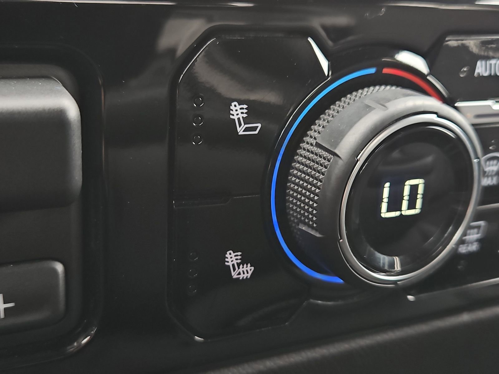 Used 2025 Chevrolet Silverado 1500 LT image 26