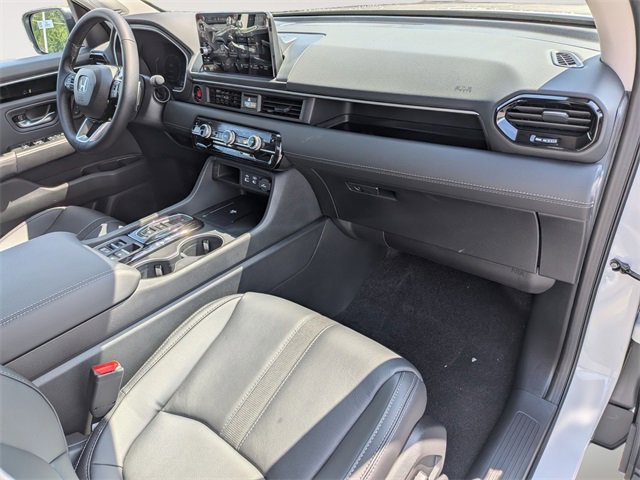 New 2025 Honda Pilot Touring image 33