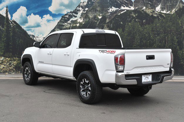Certified 2022 Toyota Tacoma TRD Off-Road image 9