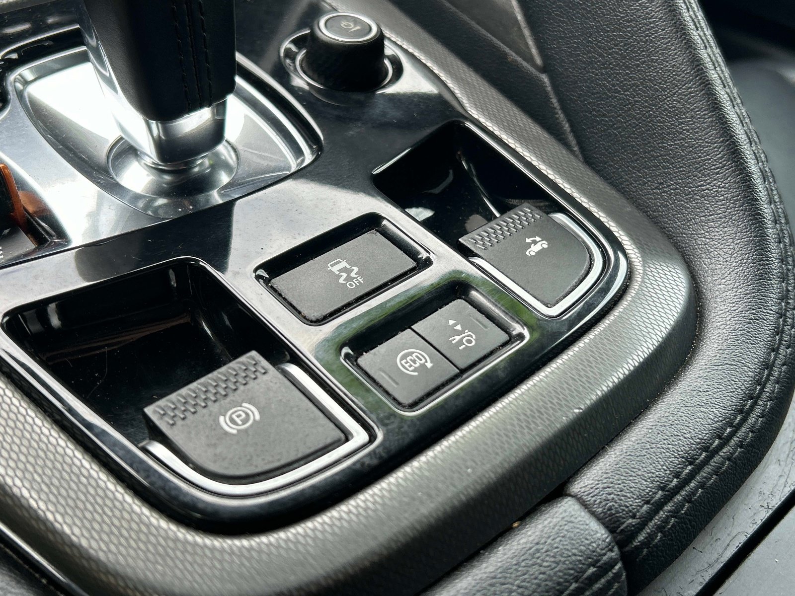 Used 2014 Jaguar F-TYPE S RWD image 29