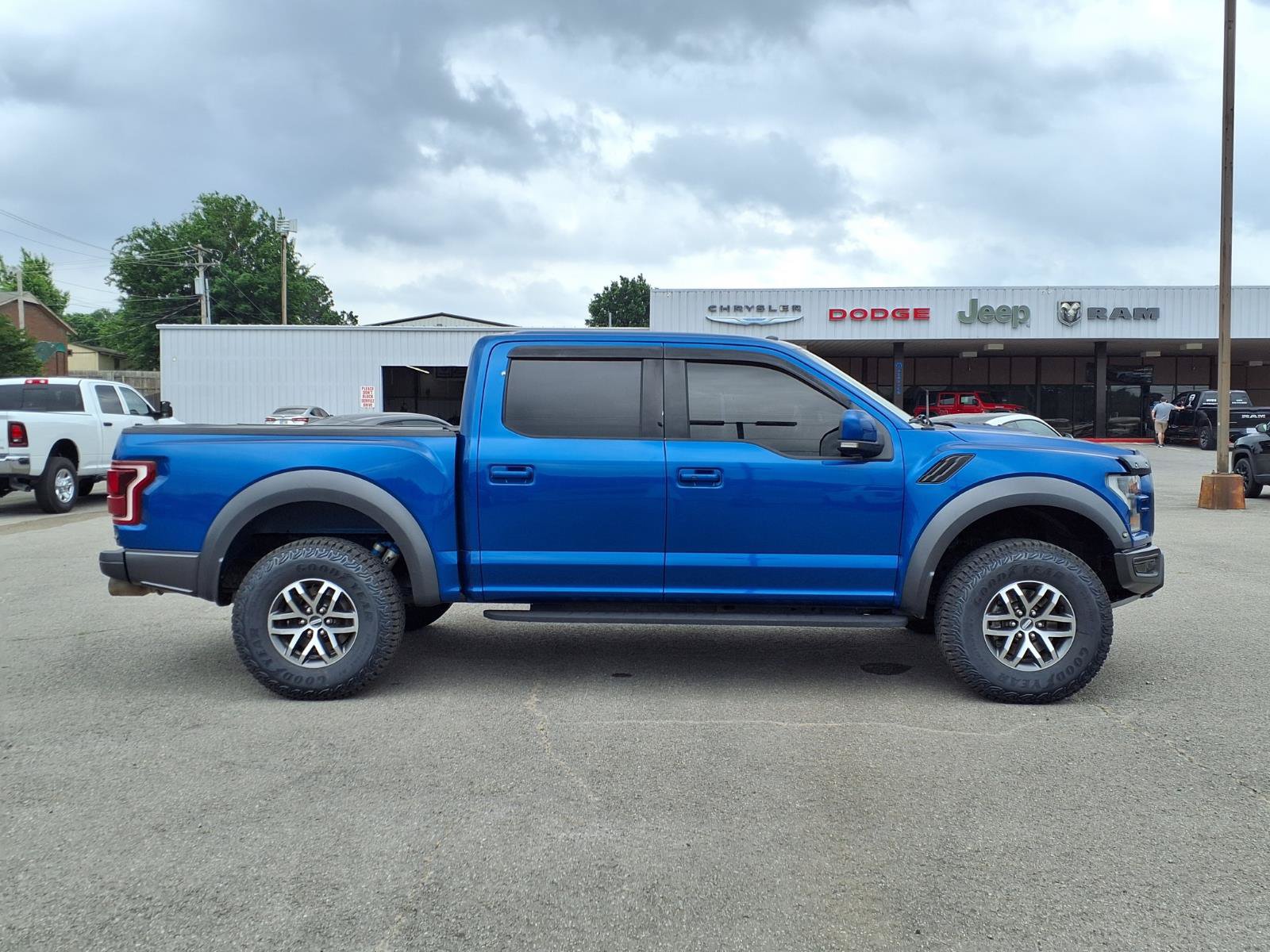 Used 2018 Ford F150 Raptor w/ Equipment Group 802A Luxury AWD/4WD image 22