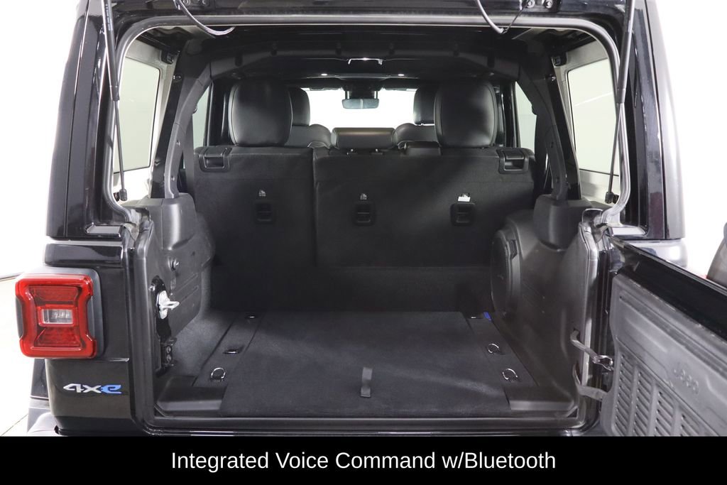 Used 2024 Jeep Wrangler Unlimited Sahara w/ Technology Group AWD/4WD image 17