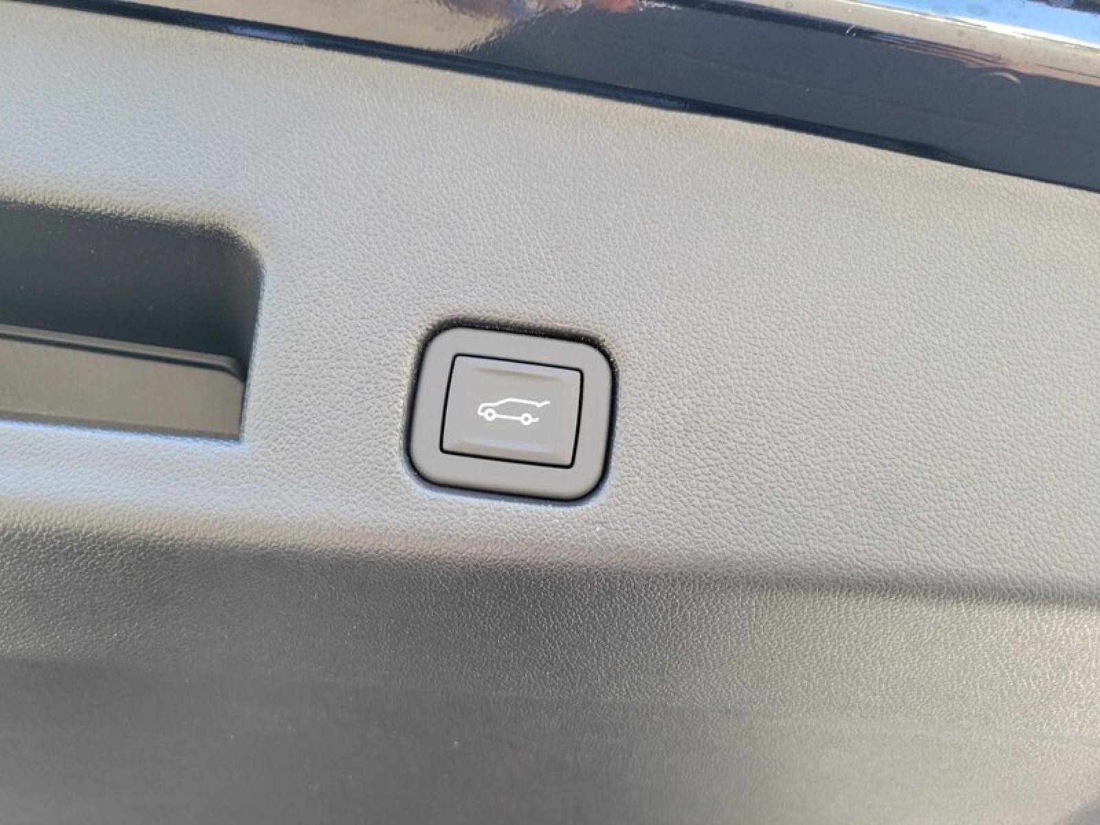 New 2026 GMC Acadia Elevation w/ Elevation Premium Package image 8