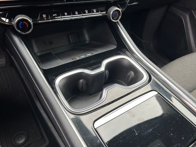 Certified 2024 Chevrolet Traverse LT w/ LPO, Floor Liner Package image 29