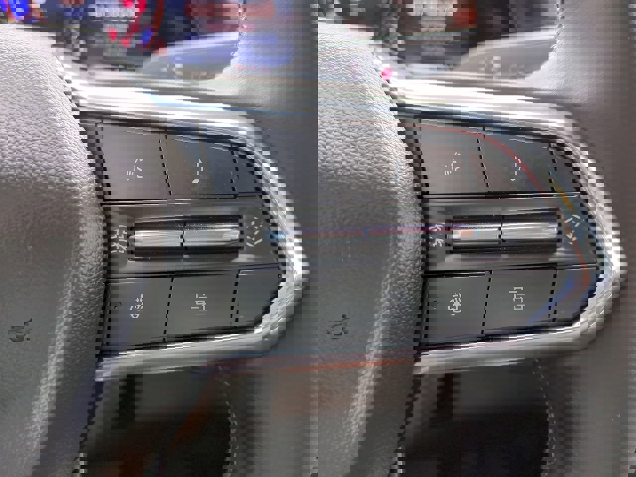 Certified 2025 Chevrolet Suburban LT w/ Comfort Package image 26