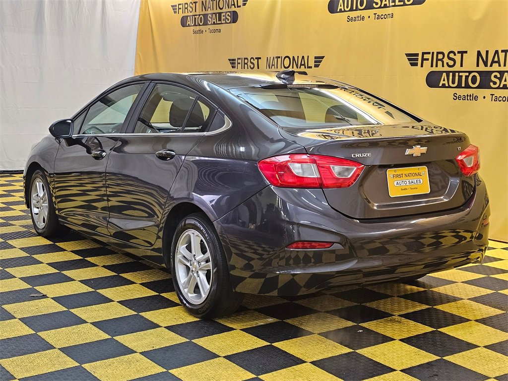 Used 2017 Chevrolet Cruze LT image 5