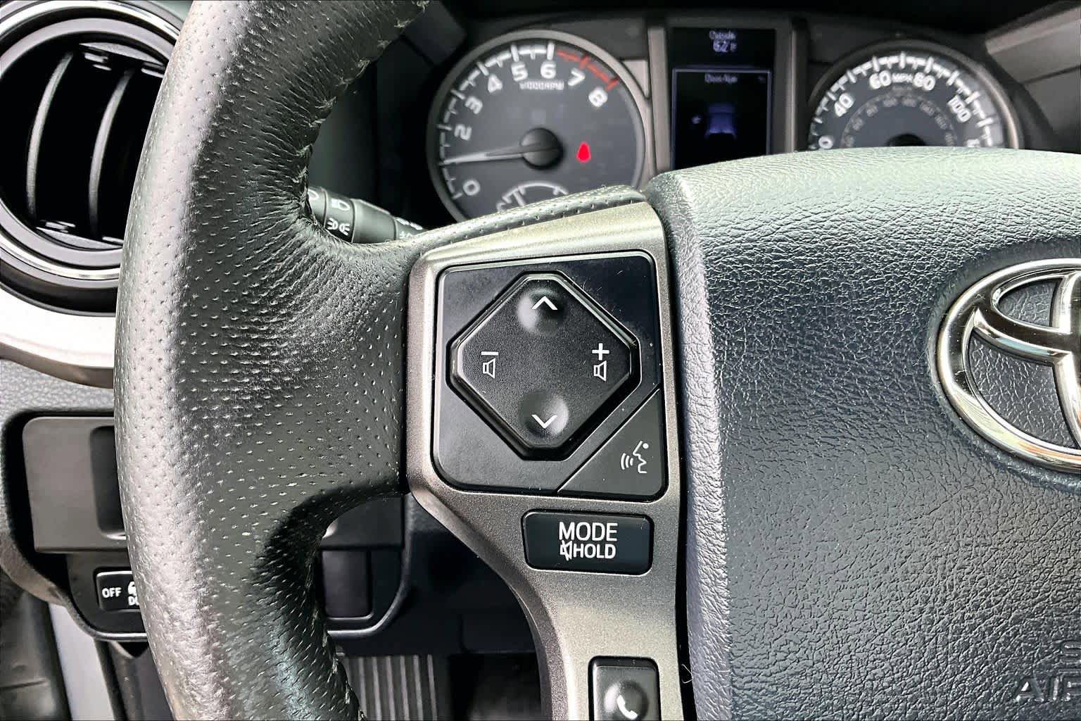 Certified 2017 Toyota Tacoma TRD Off-Road w/ Tow Package (A/T) AWD/4WD image 22