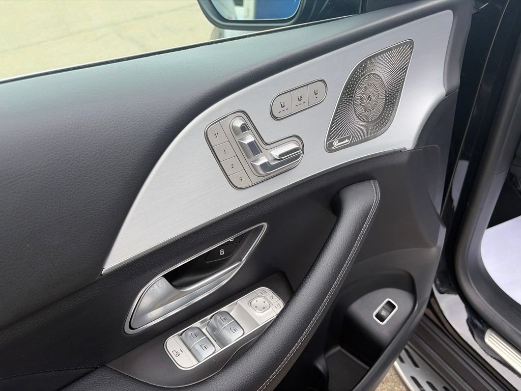 Certified 2024 Mercedes-Benz GLS 450 4MATIC image 11