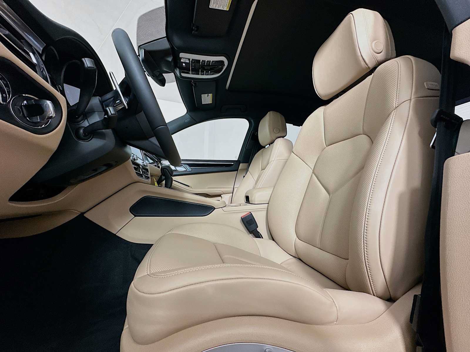 Used 2026 Porsche Macan S AWD/4WD image 5