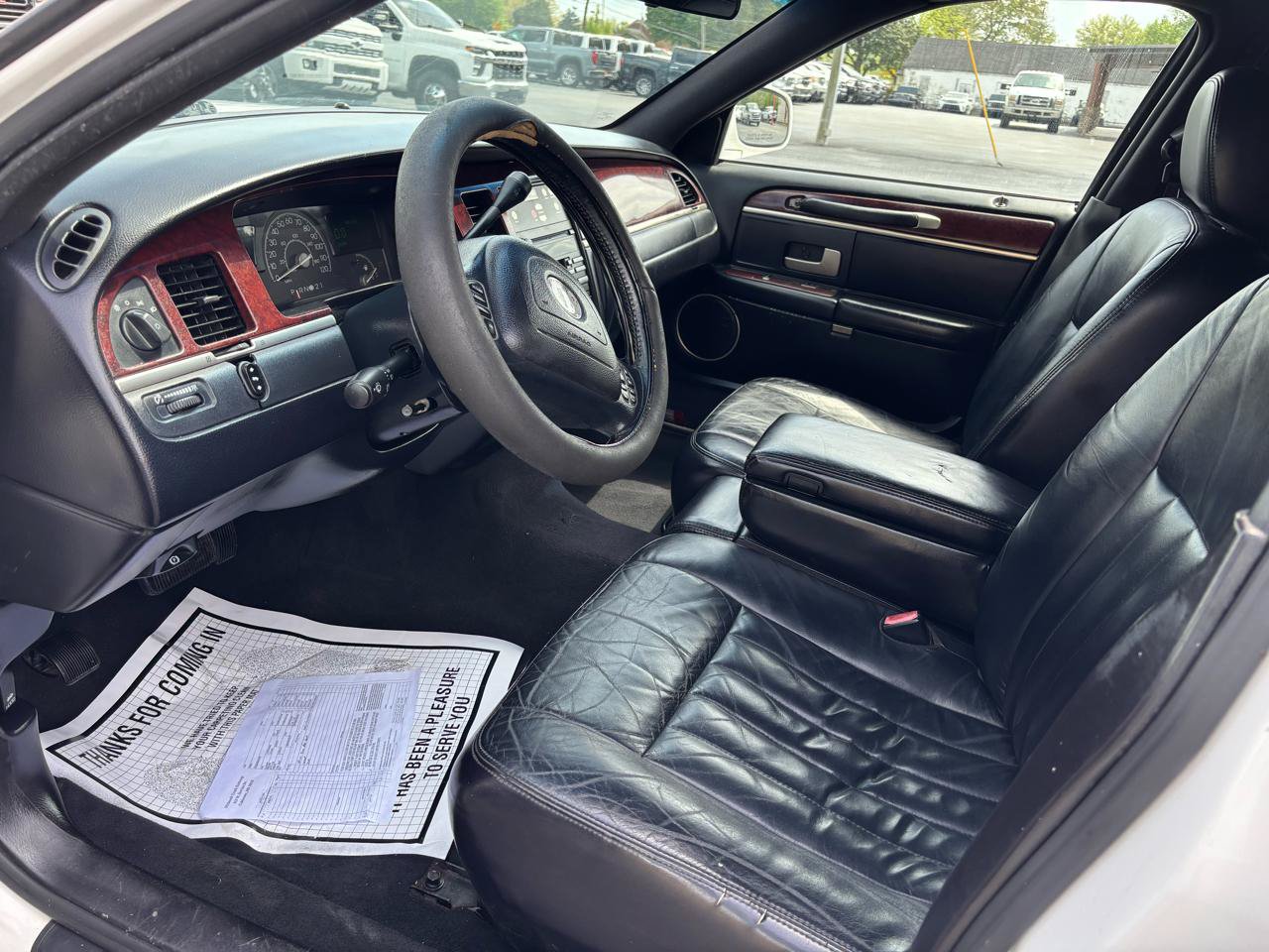 Used 2004 Lincoln Town Car Executive RWD image 13