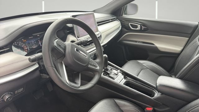 Used 2025 Jeep Compass Limited AWD/4WD image 8