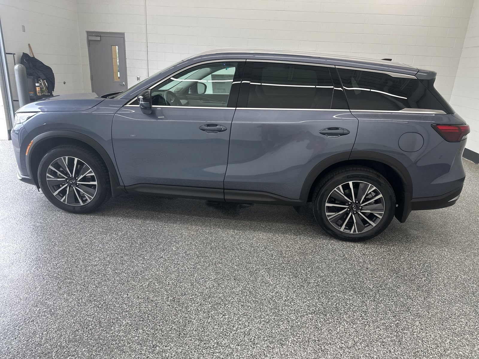 New 2027 INFINITI QX60 Luxe w/ Cargo Package AWD/4WD image 6