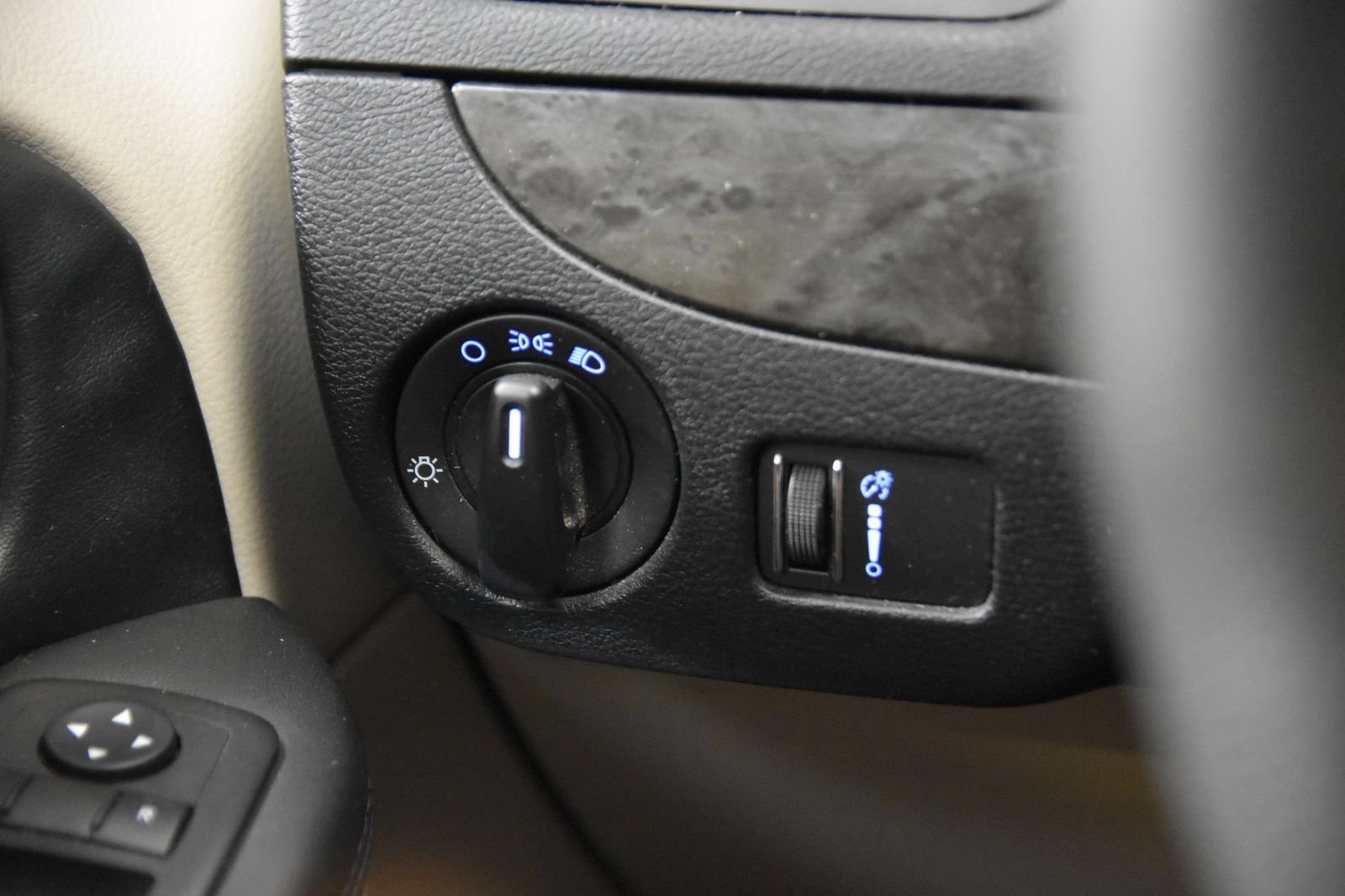 Used 2020 Dodge Grand Caravan SE w/ UConnect Hands-Free Group FWD image 17