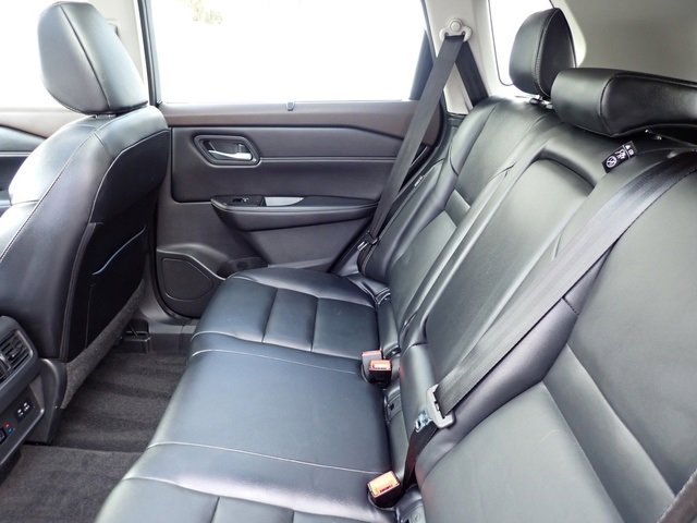 Used 2022 Nissan Rogue SL w/ SL Premium Package image 17