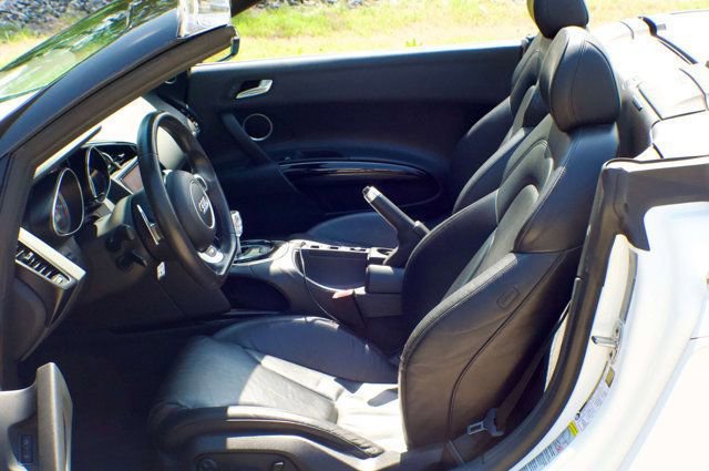 Used 2014 Audi R8 V8 w/ Convenience Package AWD/4WD image 22
