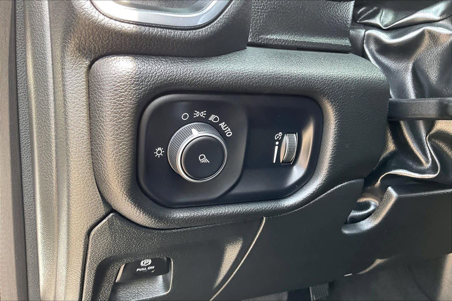 Used 2024 RAM 1500 Laramie AWD/4WD image 14
