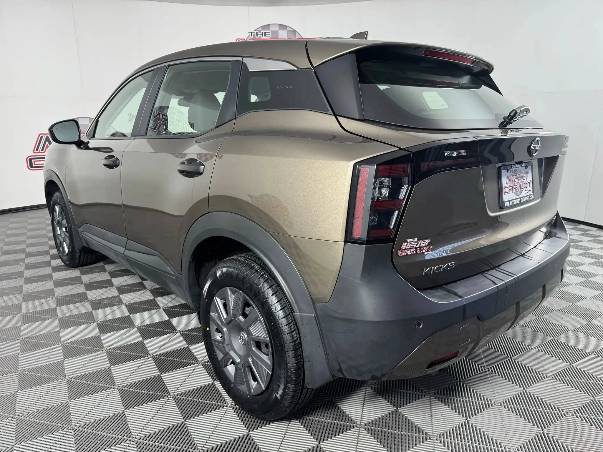 Used 2025 Nissan Kicks S AWD/4WD image 24