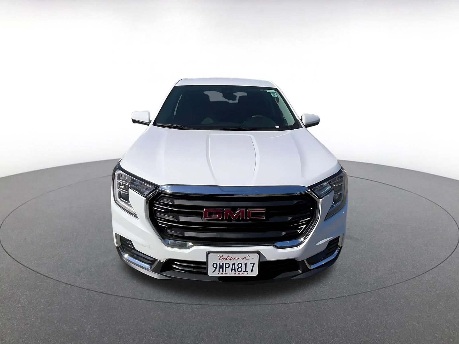 Used 2024 GMC Terrain SLE image 4